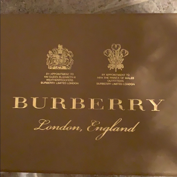 New !! Burberry continental wallet💕 - Picture 7 of 9